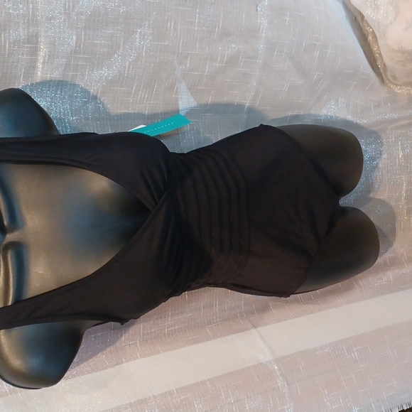 Aqua Green Black One Piece Swinsuit Size 4/6 - Picture 1 of 3